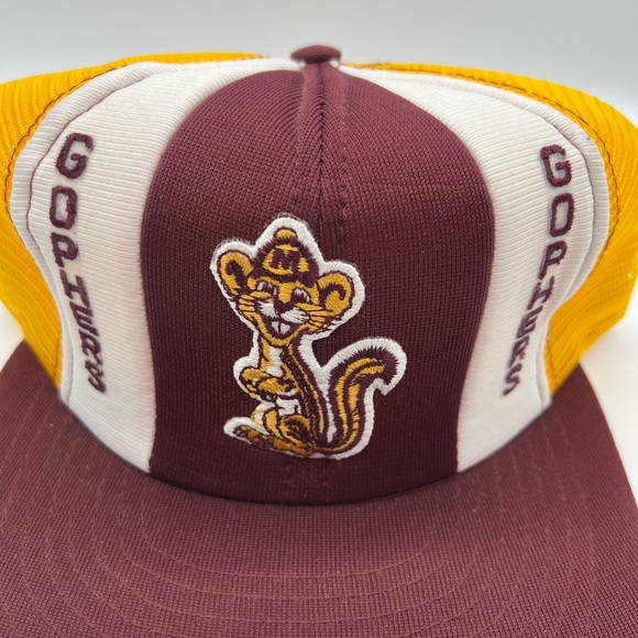 Vintage Minnesota Golden Gophers Mesh Trucker Hat Snapback USA Football Cap Logo - Picture 1 of 4